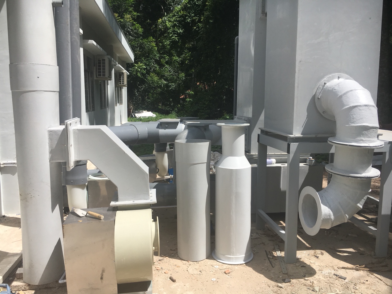 Hệ thống lọc khí và xử lý khí phòng thí nghiệm